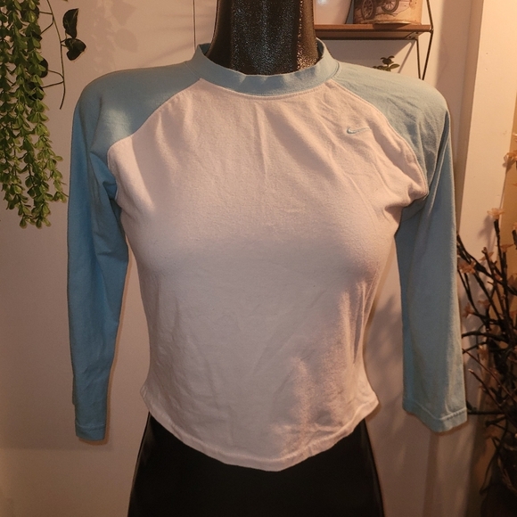 Nike White and Blue Raglan Sleeve Cropped Top M - Picture 2 of 6